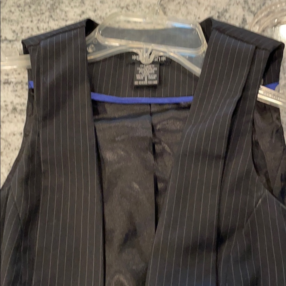 Vest - Picture 3 of 3